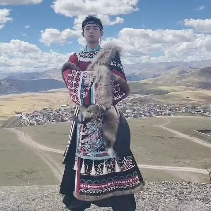Jubah Tibet Bordir Klasik Pria - Photography Of A Man ulasan dan harga